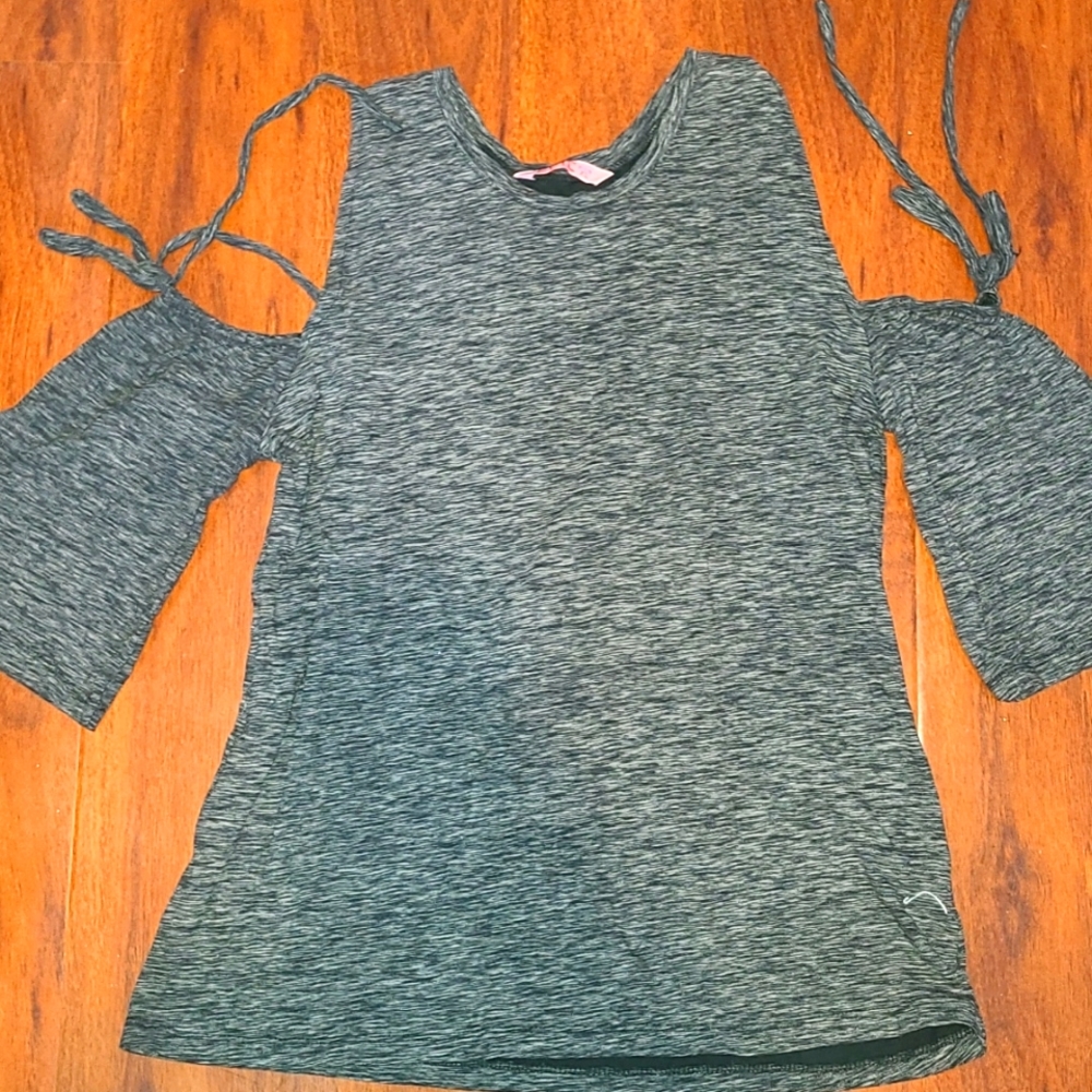 Summer Top - Picture 2 of 2